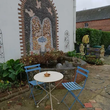 Cheap Chic Farm Apartment Oudeuil