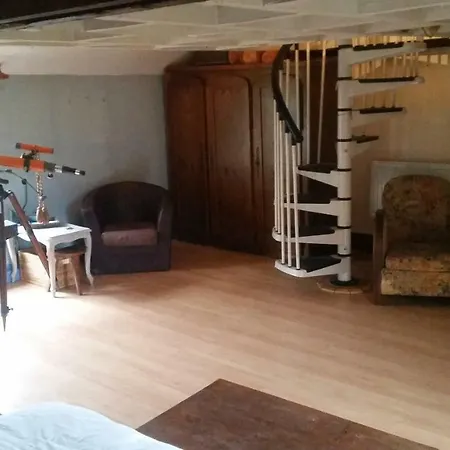 Apartment Cheap Chic Farm *